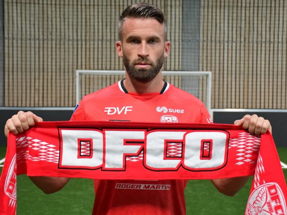 Lucas Deaux signe au DFCO !